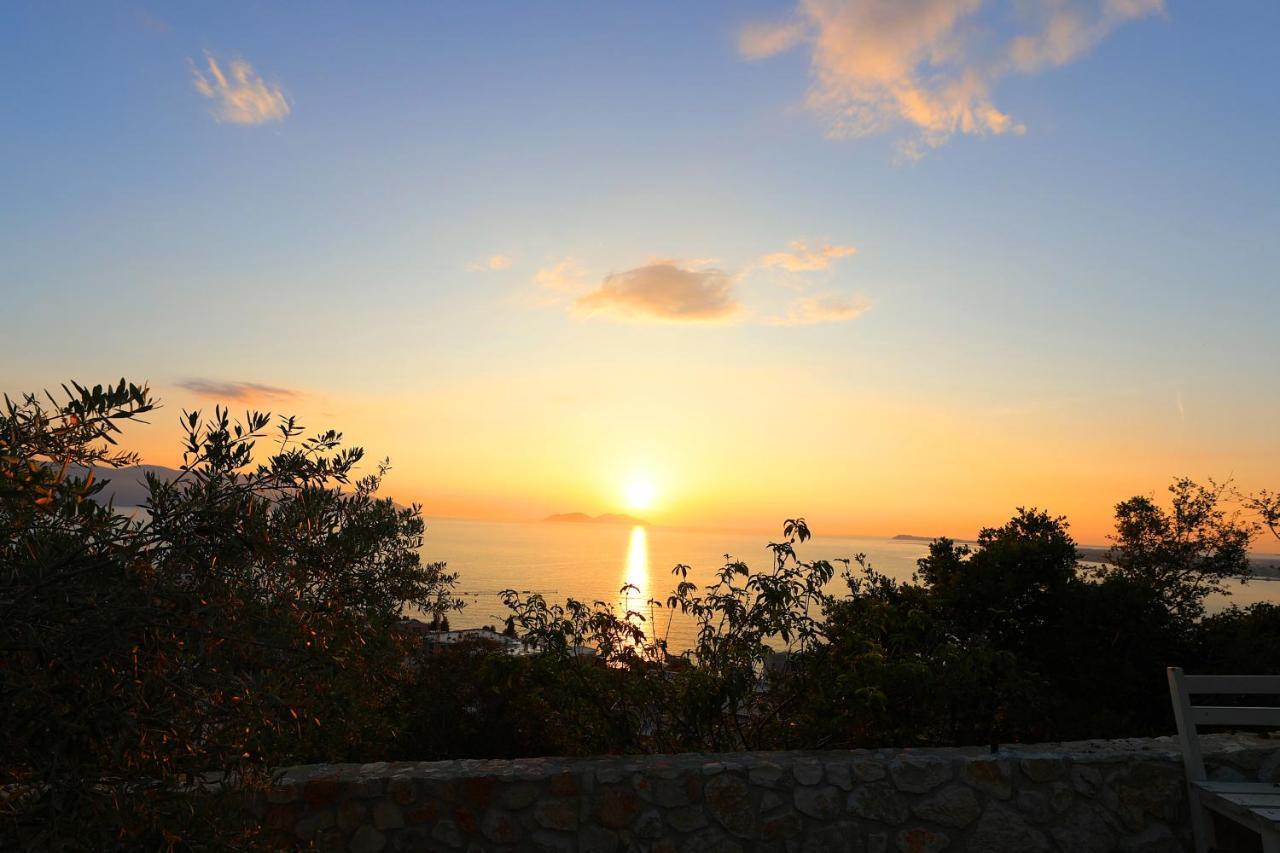 Vila Dena Vlore Luaran gambar