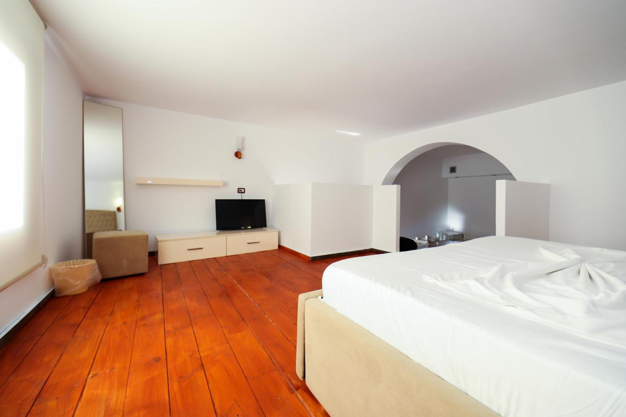 Vila Dena Vlore Luaran gambar
